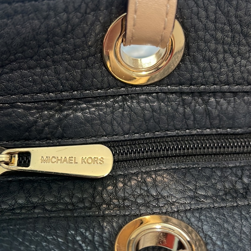 Michael Kors Shoulder Bag - Picture 3 of 12